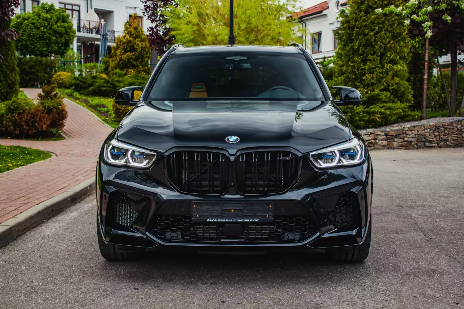 trash containers for BMW X5